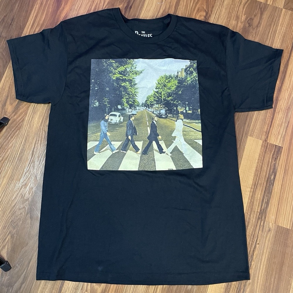 NWOT Men's Large The Beatles "Abbey Road" Album Cover Graphic T-shirt - Black